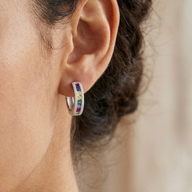 Aros Huggies Rainbow: Elegancia Natural en Plata 925